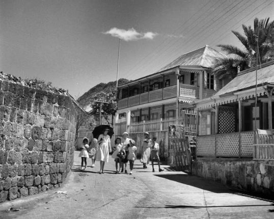 Old photo of Oranjestad 1940's