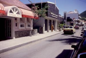 64769_638980929460846_612446386_n