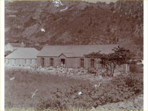 1890-1910 School later church Bottom - Tropenmuseum