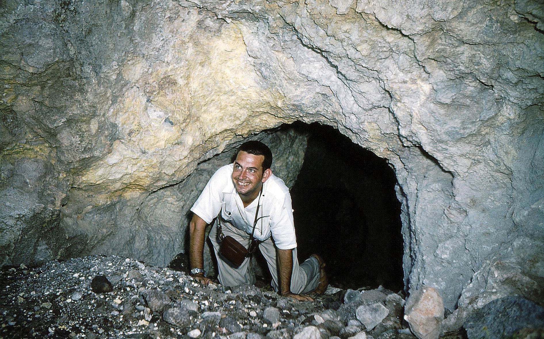 135 - Saba-1956-58 - Sulphur mine - Police officer Kooistra-01