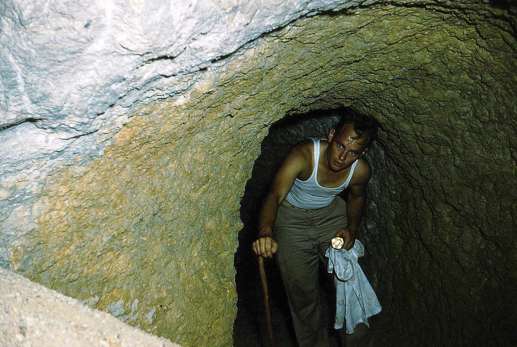 136 - Saba-1956-58 - Sulphur mine - Police officer Kooistra-02