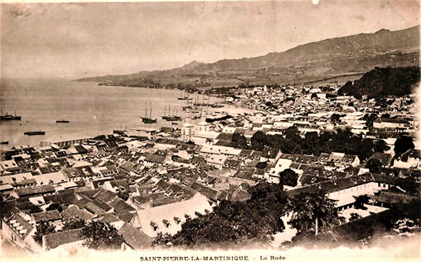 448_001_cpa-saint-pierre-la-martinique-la-rade.jpg