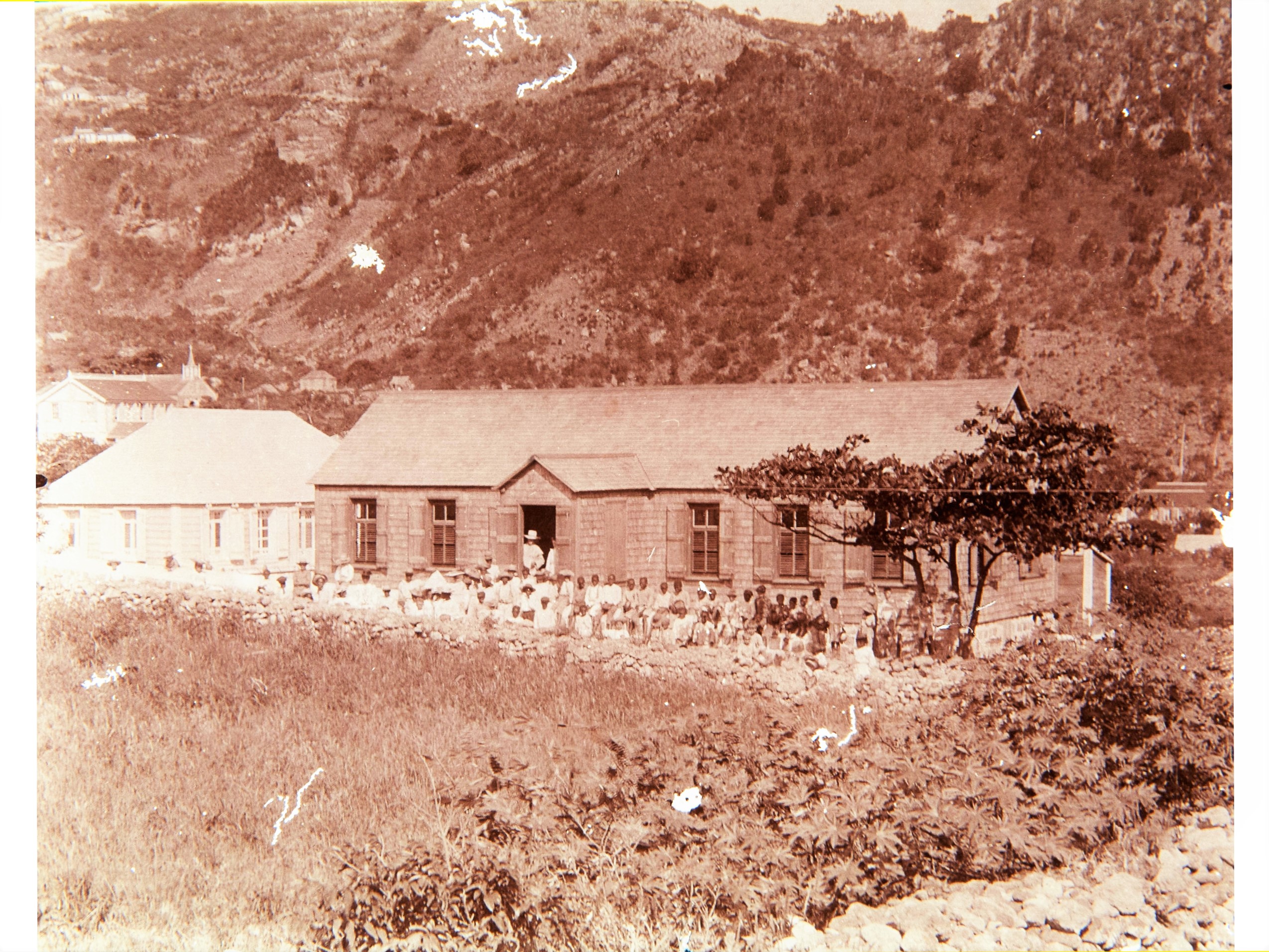 1890-1910 School later church Bottom - Tropenmuseum